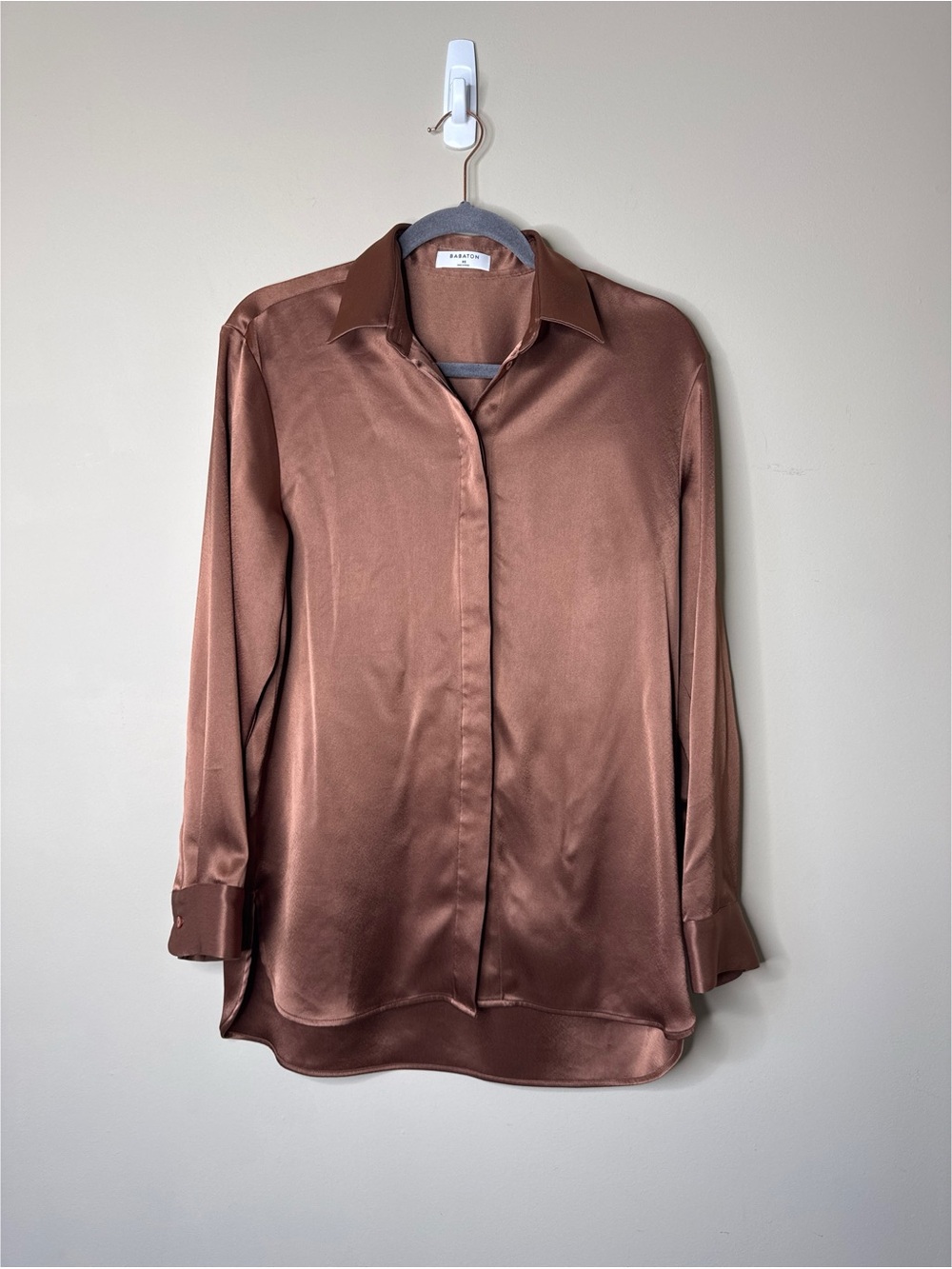 Aritzia Babaton Sable Satin Button Down Shirt Size XS